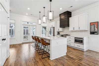 /international/us/909-douglas-eley-lane-chesapeake-va-110107226463/