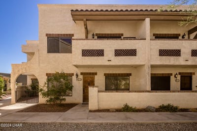 /international/us/1020-barcelona-lake-havasu-city-az-110108932430/