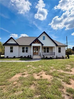 /international/us/122-manteo-road-lexington-nc-110120057260/