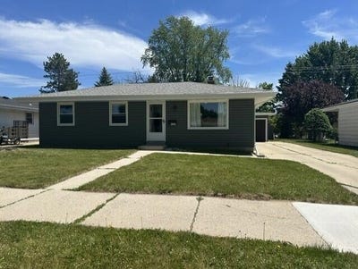 /international/us/3305-s-18th-st-sheboygan-wi-110108741980/