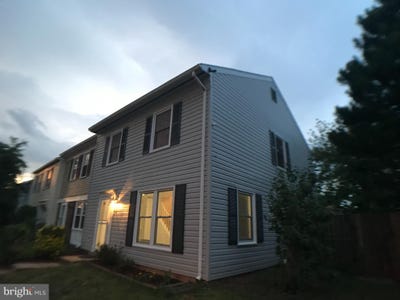 /international/us/8970-miles-pl-manassas-va-110107872152/