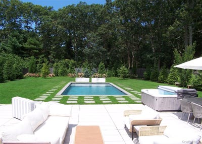 /international/us/47-school-street-hampton-bays-ny-110103417390/