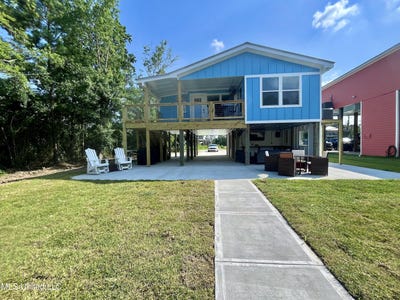 /international/us/4024-blue-jay-street-bay-saint-louis-ms-110103030037/