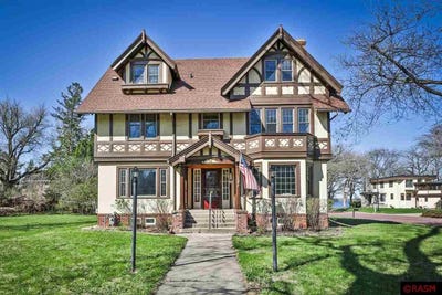 /international/us/929-e-elm-avenue-waseca-mn-110100243252/