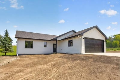 /international/us/416-parkside-drive-se-preston-mn-110108236594/