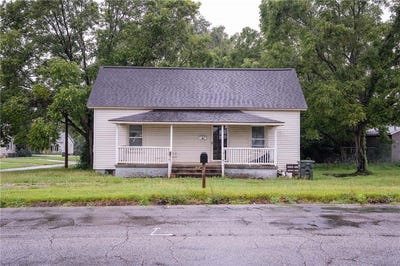 /international/us/706-s-5th-street-easley-sc-110101397912/