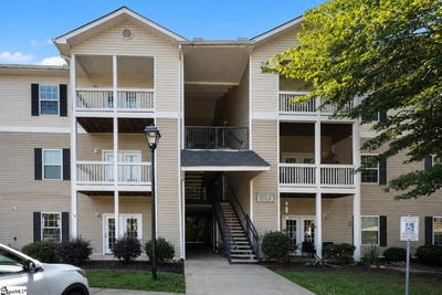 /international/us/203-mckenna-circle-greenville-sc-110108752793/