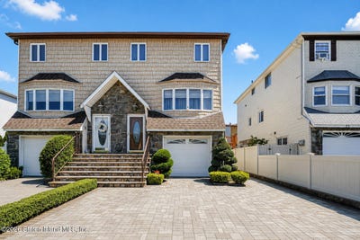 /international/us/25-furness-place-staten-island-ny-110108336223/