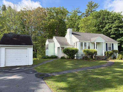/international/us/42-broadturn-road-scarborough-me-110108445708/