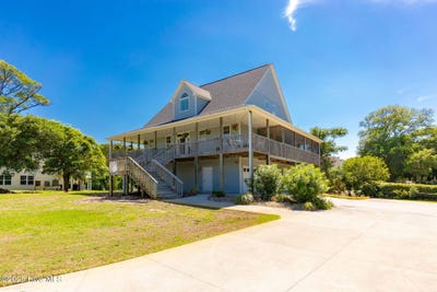 /international/us/111-sandpiper-lane-indian-beach-nc-110099521608/
