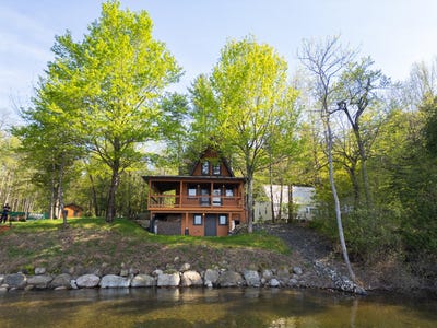 /international/us/309-farrell-road-willsboro-ny-110099648685/