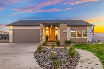 /international/us/2222-deer-pointe-drive-clarkston-wa-110100657671/