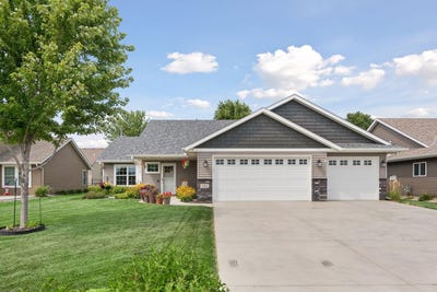 /international/us/1304-linwood-road-belle-plaine-mn-110109791378/
