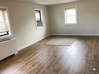 /international/us/4640-216th-street-bayside-ny-110107630179/