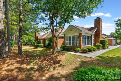 /international/us/8228-windsor-ridge-drive-charlotte-nc-110107988813/