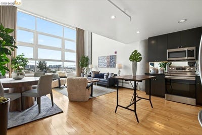 /international/us/311-oak-st-oakland-ca-110108586486/