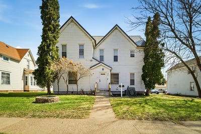 /international/us/1715-babcock-street-eau-claire-wi-110107479951/