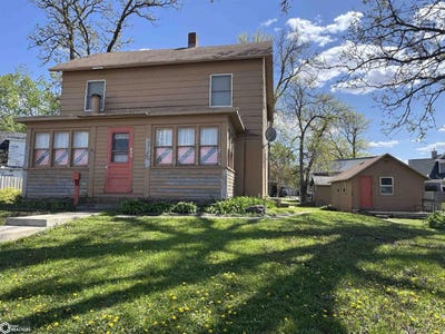 /international/us/423-n-shore-drive-clear-lake-ia-110106276323/