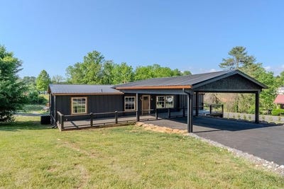 /international/us/161-green-street-franklin-nc-110108337537/