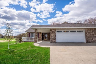/international/us/211-valley-view-drive-se-willmar-mn-110108129953/