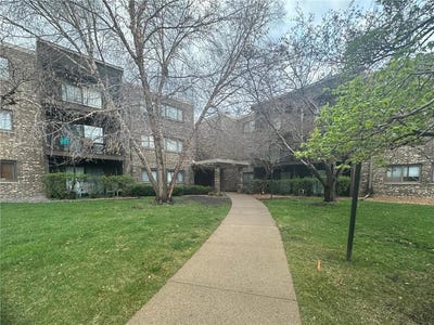 /international/us/4120-parklawn-avenue-edina-mn-110098749746/