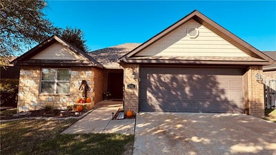 /international/us/509-w-worchester-siloam-springs-ar-110120454775/