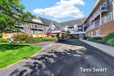/international/us/917-w-savidge-street-spring-lake-mi-110119659212/