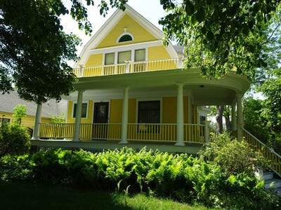 /international/us/702-9th-street-sheldon-ia-110108332871/