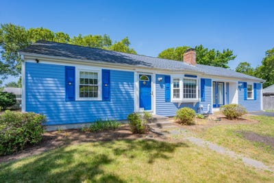 /international/us/19-village-brook-road-south-yarmouth-ma-110100400672/