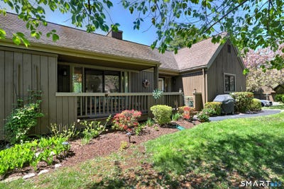 /international/us/96-seminole-lane-stratford-ct-110107879081/