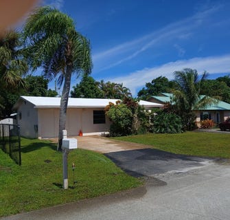 /international/us/1075-james-road-lantana-fl-110110280275/
