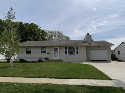 /international/us/108-catalina-ave-vermillion-sd-110108237325/