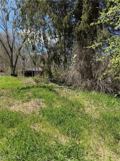 /international/us/2615-yellow-creek-road-akron-oh-110107438309/
