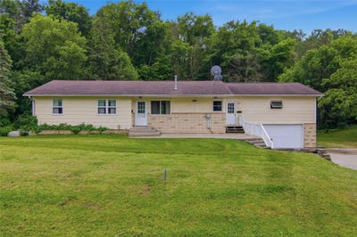 /international/us/w7377-us-highway-10-ellsworth-wi-110108695796/