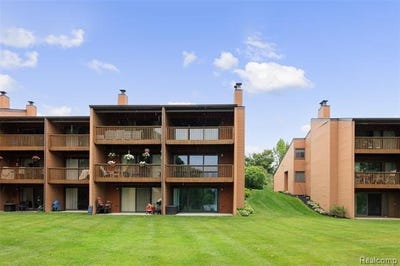 /international/us/48201-bayshore-drive-belleville-mi-110100452215/