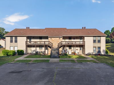 /international/us/328-champion-hills-road-kuttawa-ky-110109157055/