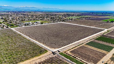 /international/us/896-n-mariposa-avenue-visalia-ca-110107549422/