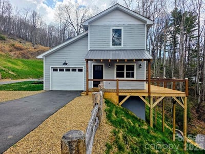 /international/us/22-salt-box-haven-burnsville-nc-110106982005/
