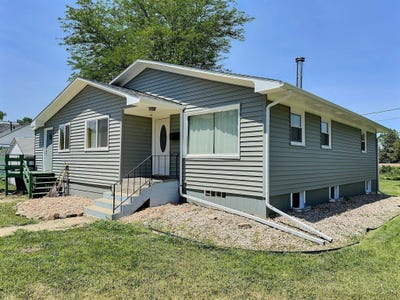 /international/us/1111-kingsbury-street-belle-fourche-sd-110101053763/