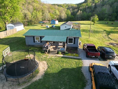 /international/us/1081-river-road-walton-wv-110107787096/