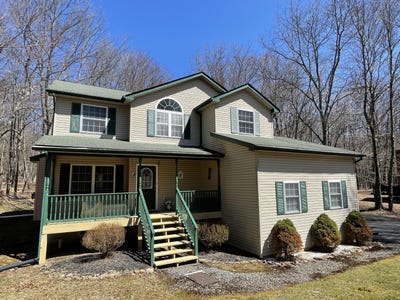 /international/us/155-oak-place-blakeslee-pa-110097646698/