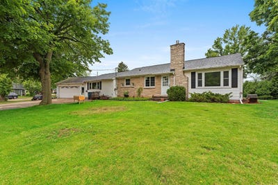 /international/us/1417-oakridge-avenue-kaukauna-wi-110100675763/?lang=en
