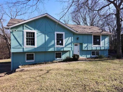 /international/us/18995-lowell-avenue-stilwell-ks-110104572849/