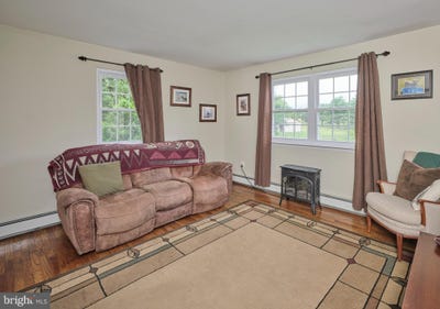 /international/us/1945-sweetbriar-road-ottsville-pa-110101013551/