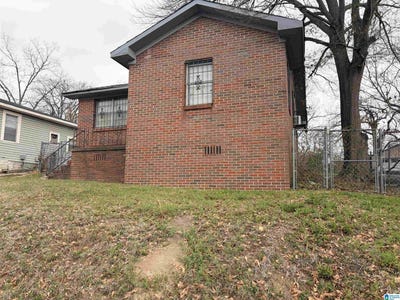 /international/us/412-62nd-street-fairfield-al-110108152462/