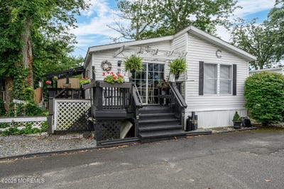 /international/us/223-madison-street-eatontown-nj-110101089237/