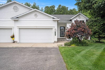 /international/us/2632-shadow-pine-drive-fruitport-mi-110100508769/