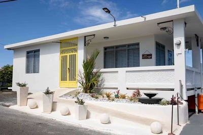 /international/pr/high-performing-2br-airbnb-10-mins-to-los-almendros-beach-rincon-rincon-110106556946/