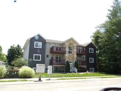/international/us/17201-e-32nd-street-s-independence-mo-110100157108/