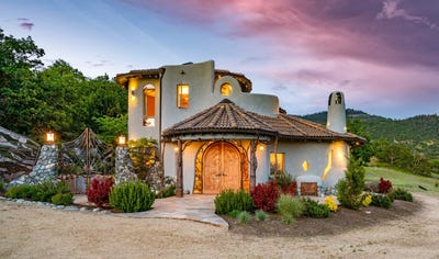 /international/us/2700-n-valley-view-road-ashland-or-110108015356/